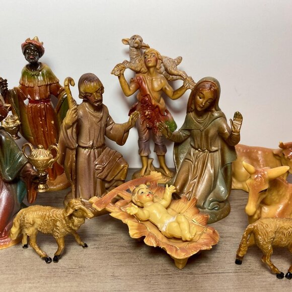 Vintage Plastic Nativity Scene Figures – Mid-Century Christmas Manger Decor - Picture 7 of 9
